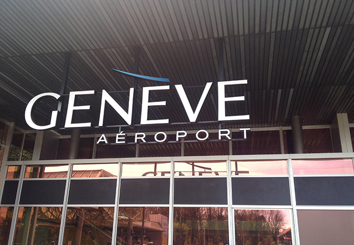 Airport and station of Geneva 15 minutes away